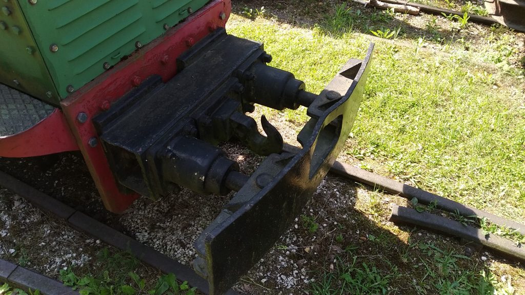 zderzak lokomotywy spalinowej wąskotorowej WLs40/50